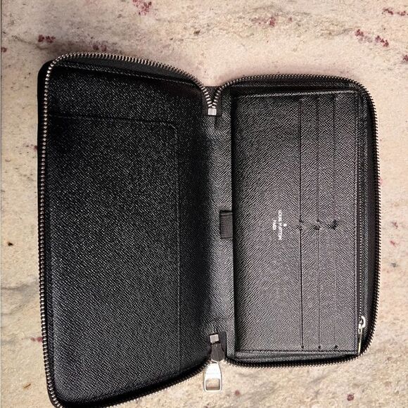 Louis Vuitton Zippy Organizer
Damier Graphite Canvas Black - Picture 6 of 9